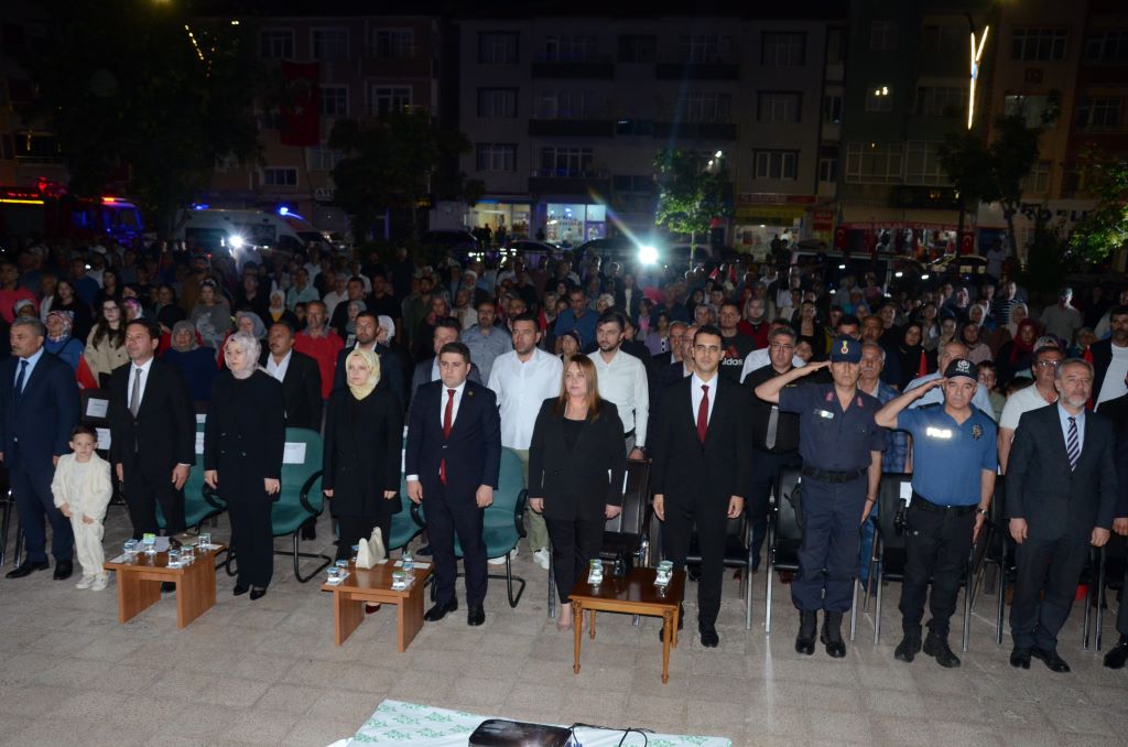 15 Temmuz Milli Birlik ve Demokrasi Günü, 8. yılında Tüm Türkiye’de Olduğu Gibi İlçemizdede Çoşkuyla gerçekleştirildi. 
