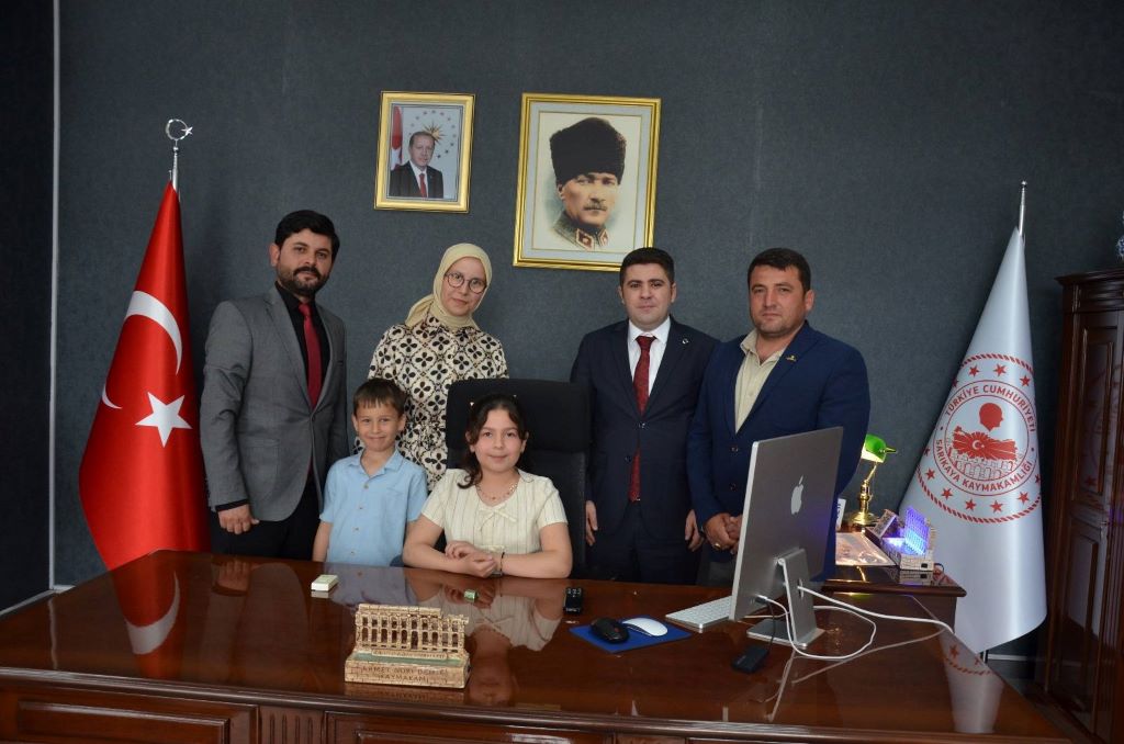 23 Nisan Ulusal Egemenlik ve Çocuk Bayramı nedeniyle Makamda, Sembolik Devir Teslim Töreni